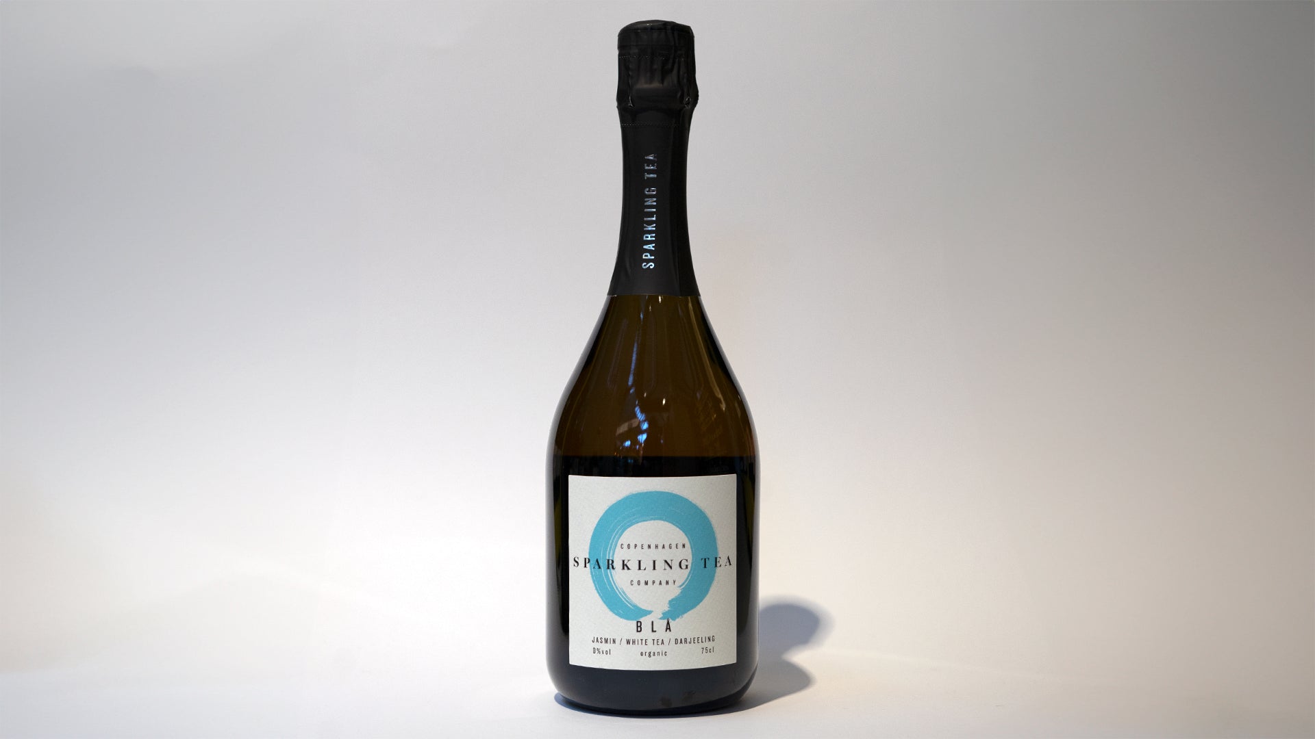 Sparkling tea blå alkoholfri flaske på 75cl
