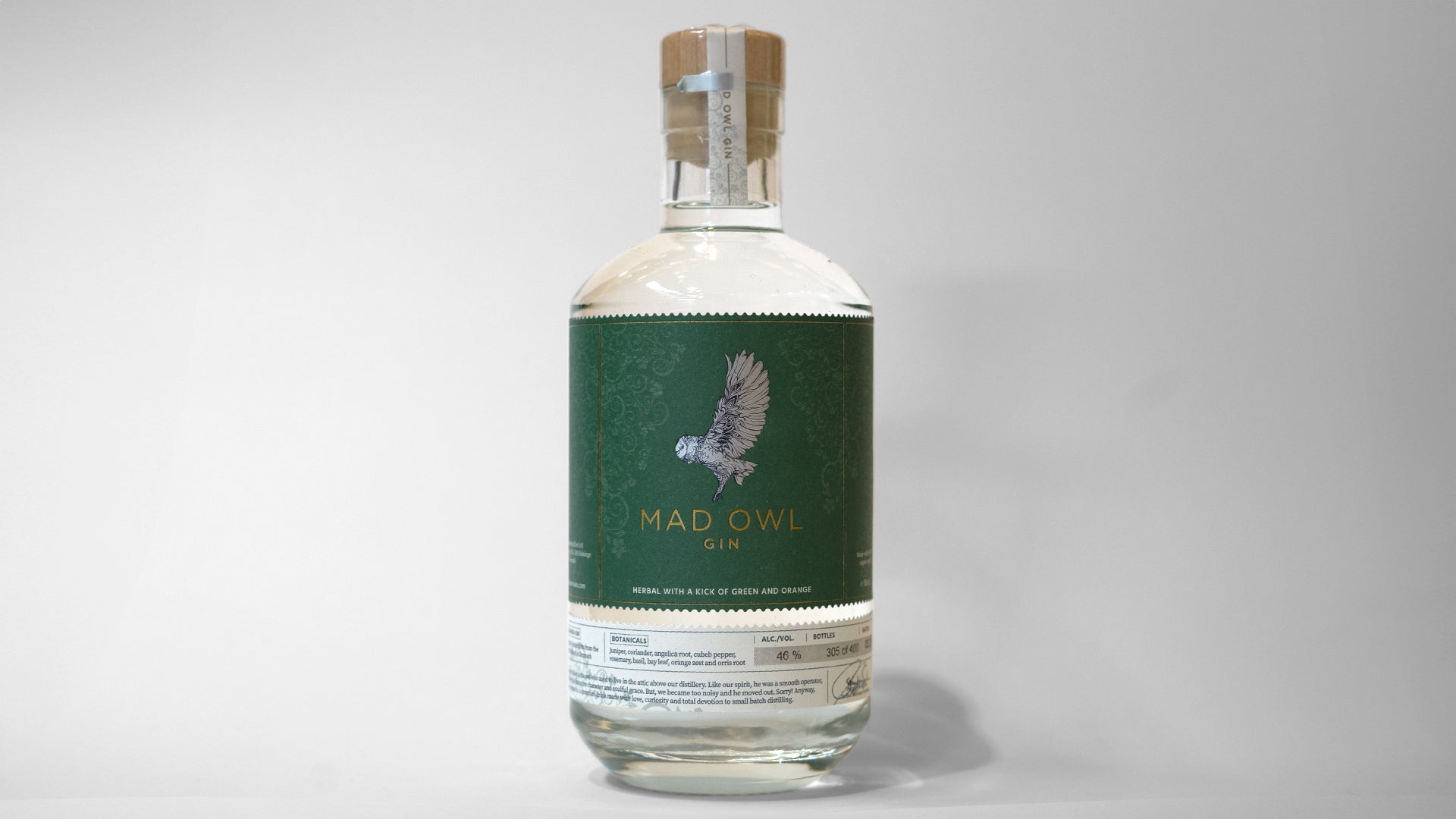 Flaske med Thornæs Mad Owl Gin, Herbal - gin med urtede noter og botaniske ingredienser