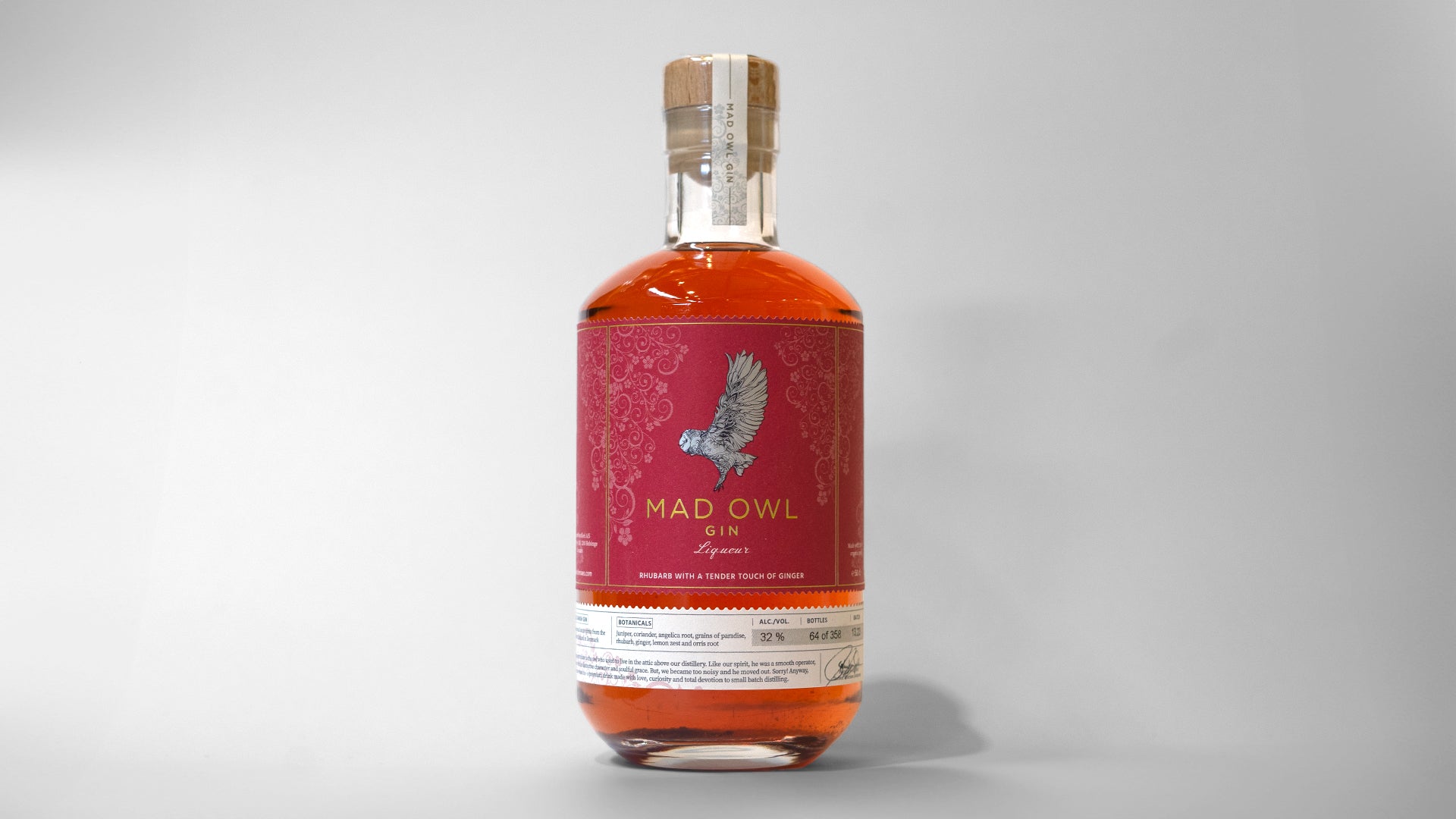Flaske med Thornæs Mad Owl Gin, Rhubarb - gin med frisk rabarbersmag