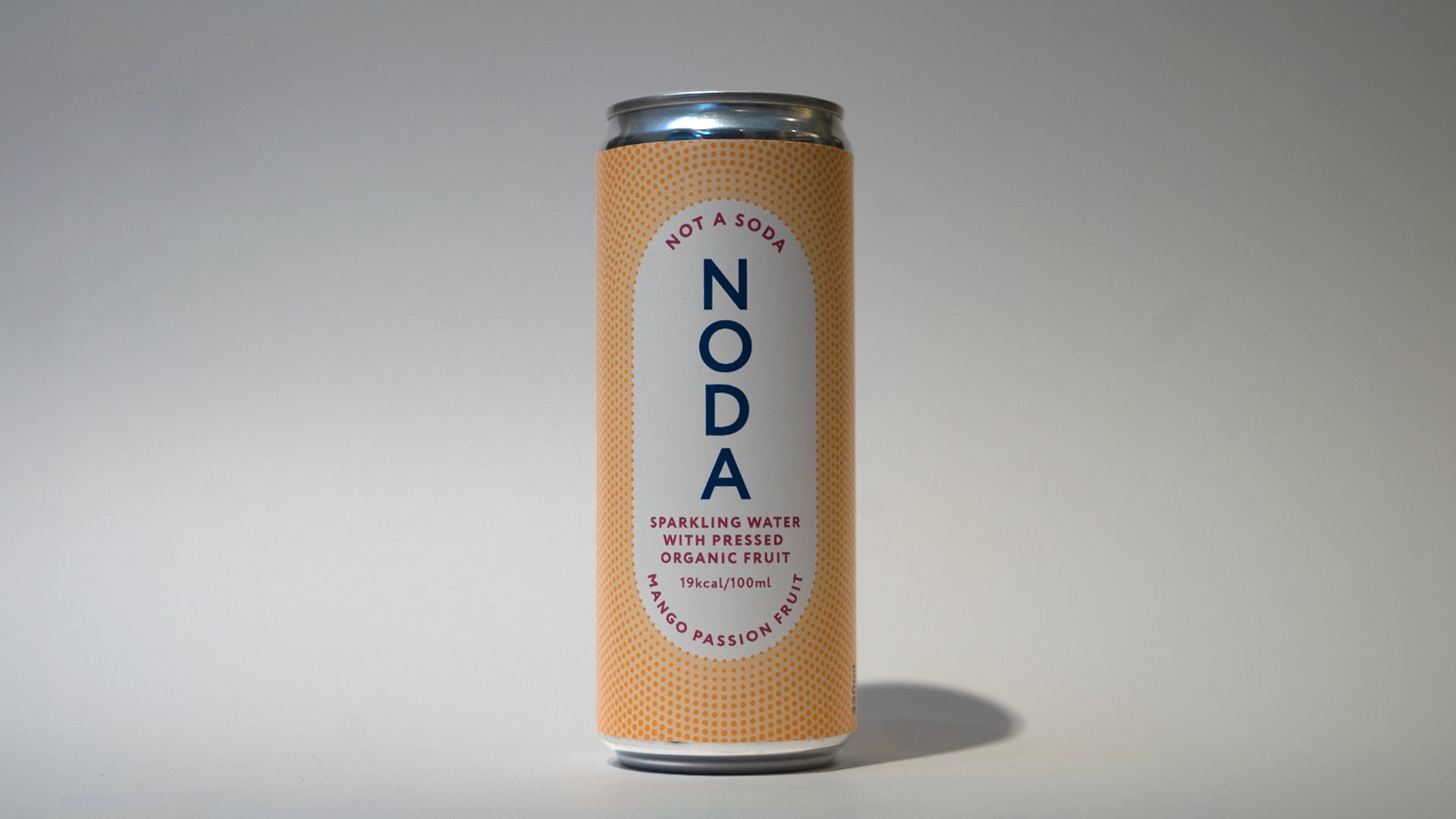 NODA pink mango passion fruit øko læskedrik på 33cl dåse
