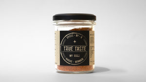 True taste spices by E my chili krydderiblanding til madlavning i genanvendelig flaske på 120g