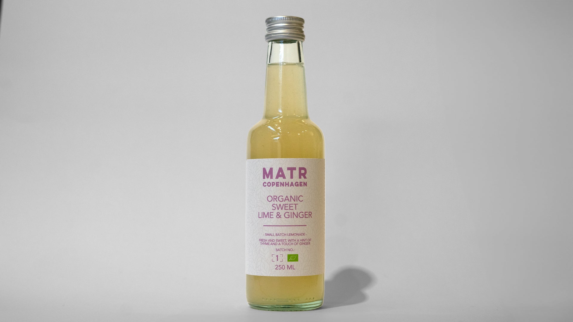 Flaske med Matr CPH Sød Lime & Ingefær Lemonade, øko, 25 cl - økologisk lime og ingefær lemonade